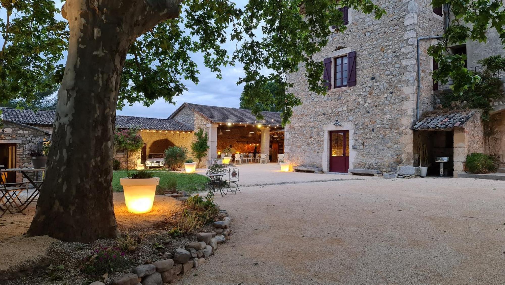 Gites Du Domaine Des Dames Vallon-Pont-dʼArc Eksteriør billede