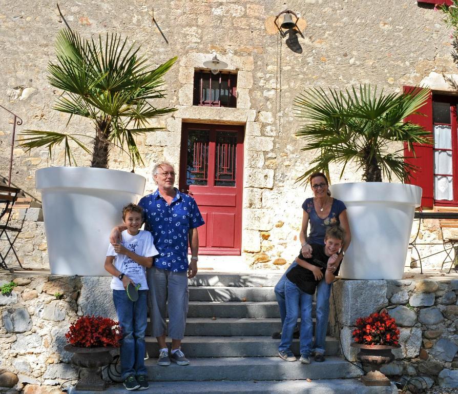 Gites Du Domaine Des Dames Vallon-Pont-dʼArc Eksteriør billede